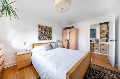 Temeraire Place, Brentford - TW8 view 10