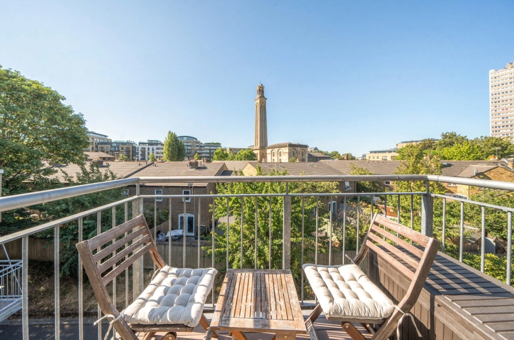 2 bedrooms apartments/flats for sale in Temeraire Place, Brentford - TW8 view 16