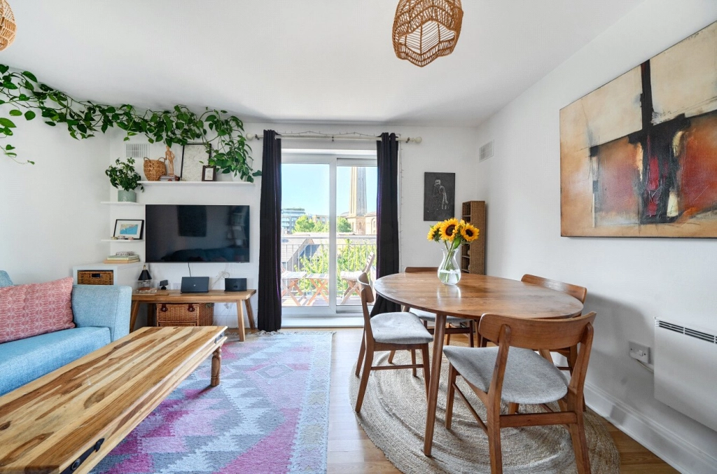 2 bedrooms apartments/flats for sale in Temeraire Place, Brentford - TW8 view 6