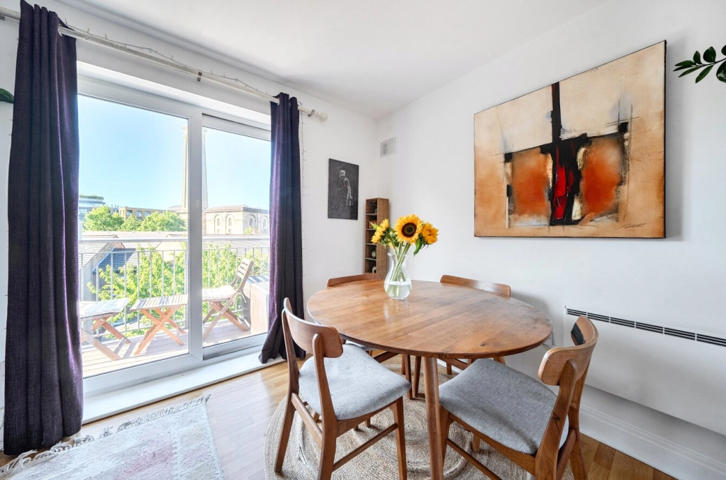 2 bedrooms apartments/flats for sale in Temeraire Place, Brentford - TW8 view 7