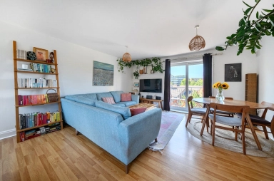 Temeraire Place, Brentford - TW8 view 3