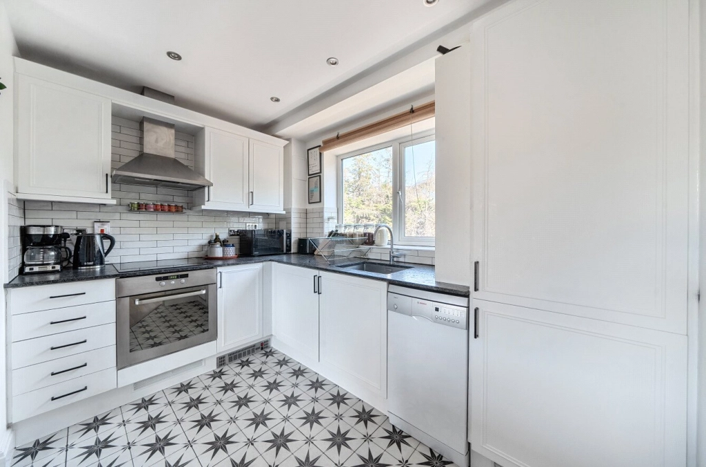 2 bedrooms apartments/flats for sale in Temeraire Place, Brentford - TW8 view 8