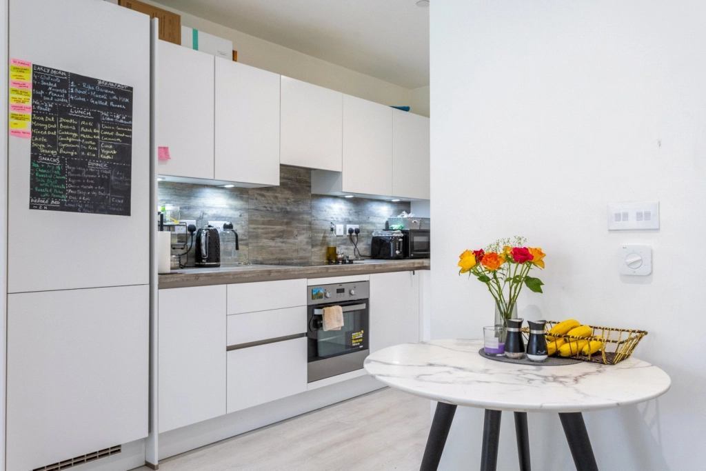 1 bedroom apartments/flats for sale in Smithy Lane, Hounslow - TW3 view 3