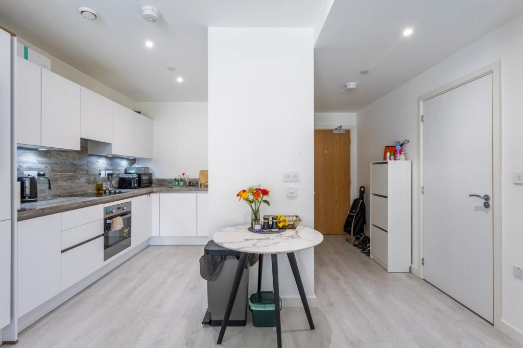 1 bedroom apartments/flats for sale in Smithy Lane, Hounslow - TW3 view 9