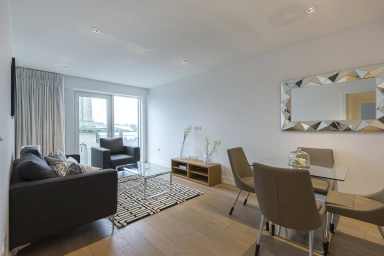 Kew Bridge Road, Brentford - TW8 view 4