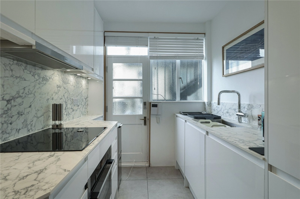 Studio apartments/flats for sale in Cheyne Place, London - SW3 view 2