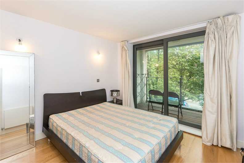 1 bedroom apartments/flats to sale in Gifford Street-image 2