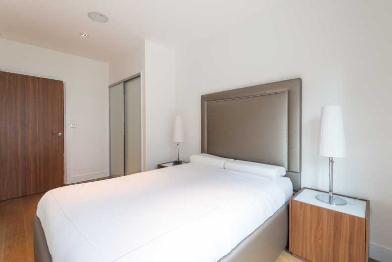 2 bedrooms apartments/flats to sale in Dickens Yard, Ealing-image 4