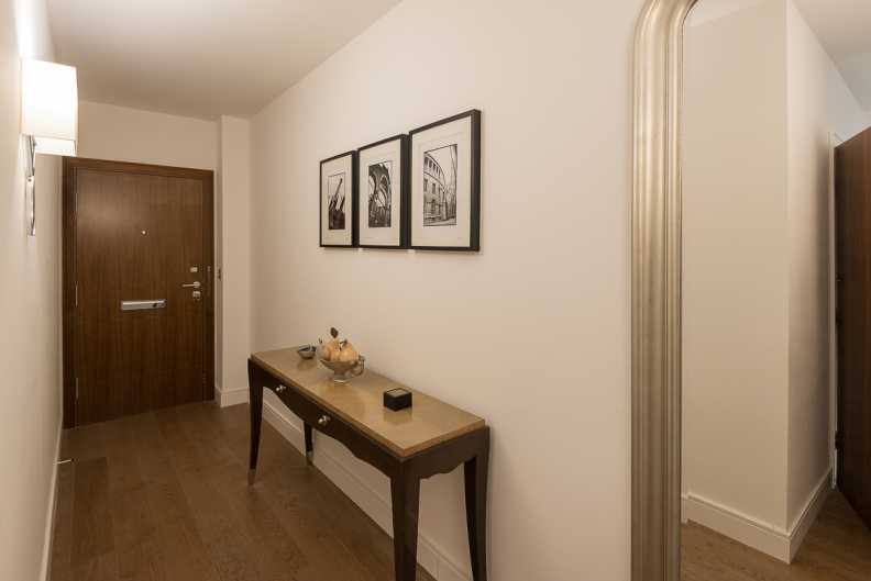 2 bedrooms apartments/flats to sale in Dickens Yard, Ealing-image 8