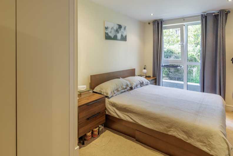 2 bedrooms apartments/flats to sale in Lensbury Avenue, Fulham-image 5