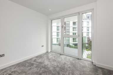 Wandsworth Road, Nine Elms - SW8 view 3