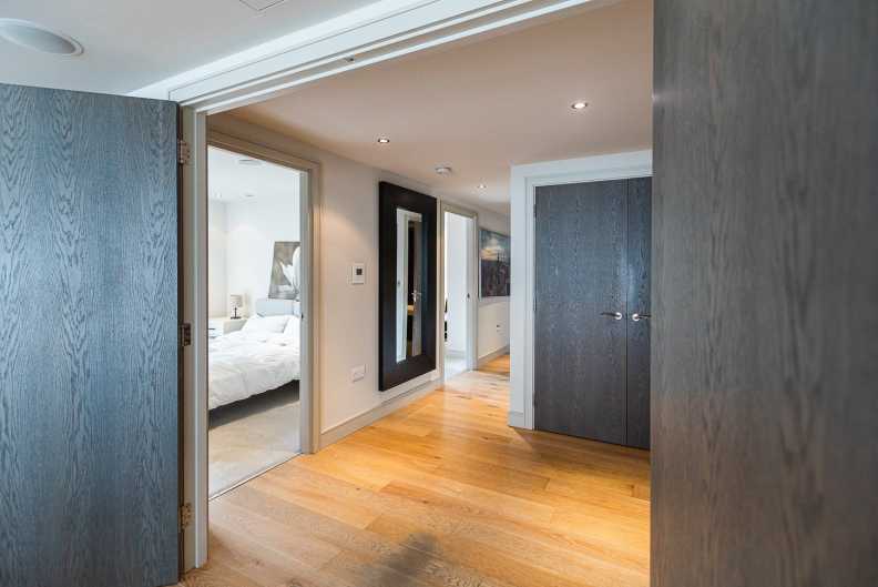 3 bedrooms apartments/flats to sale in Park Street, Chelsea Creek, Fulham-image 23
