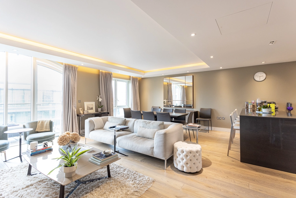 2 bedrooms apartments/flats for sale in Parr's Way, Hammersmith - W6 view 3