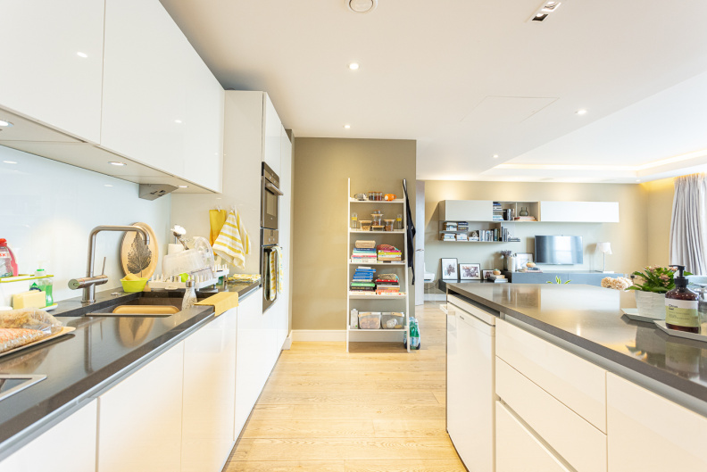 2 bedrooms apartments/flats to sale in Parr's Way, Hammersmith-image 13