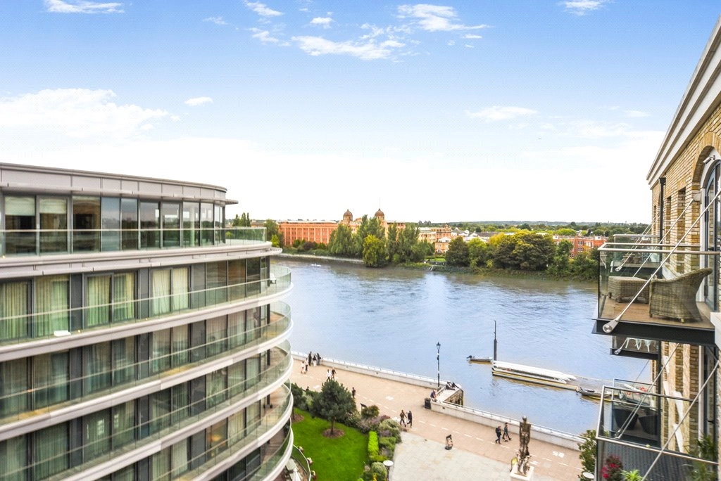 2 bedrooms apartments/flats to sale in Parr's Way, Hammersmith-image 1