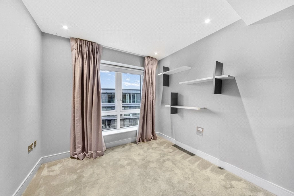 2 bedrooms apartments/flats for sale in Parr's Way, Hammersmith - W6 view 14