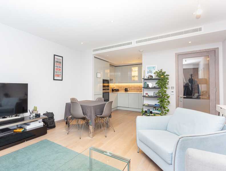 1 bedroom apartments/flats for sale in Drapers Yard, Wandsworth - SW18 view 2