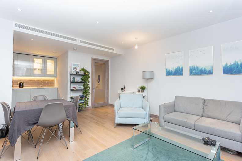 1 bedroom apartments/flats for sale in Drapers Yard, Wandsworth - SW18 view 3