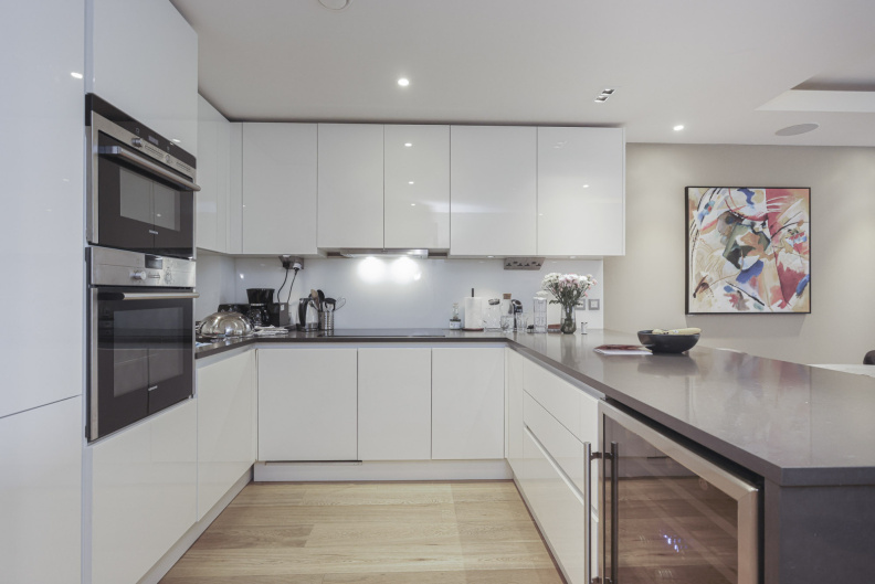 2 bedrooms apartments/flats to sale in Parr's Way, Hammersmith-image 5