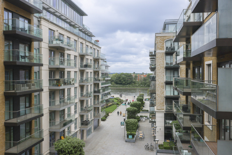 2 bedrooms apartments/flats to sale in Parr's Way, Hammersmith-image 8