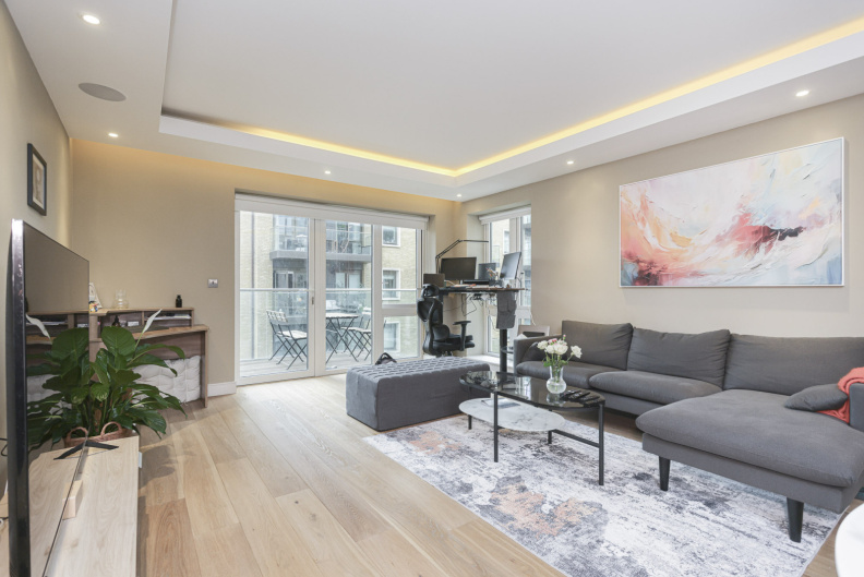 2 bedrooms apartments/flats to sale in Parr's Way, Hammersmith-image 3
