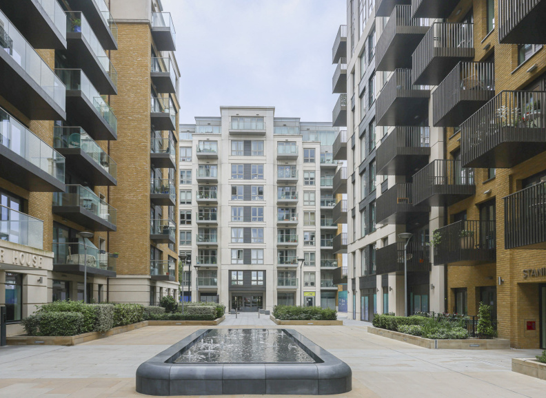 2 bedrooms apartments/flats to sale in Parr's Way, Hammersmith-image 1