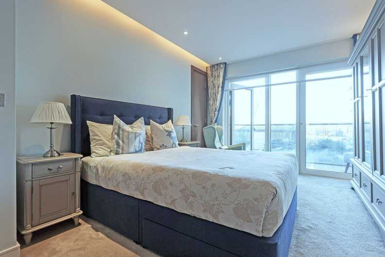 2 bedrooms apartments/flats to sale in Regatta Lane, Fulham Reach, Hammersmith-image 4