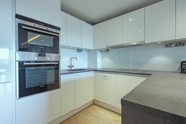 2 bedrooms apartments/flats to sale in Regatta Lane, Fulham Reach, Hammersmith-image 3