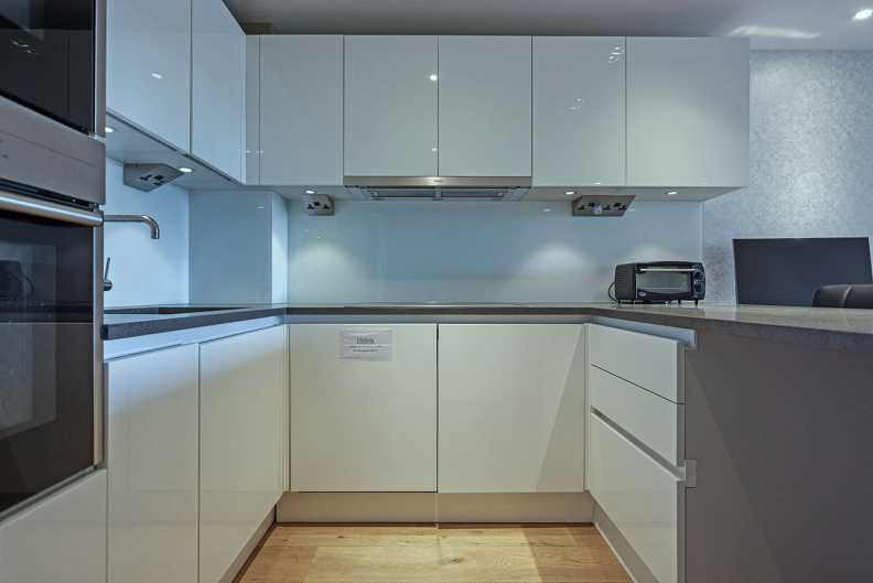 2 bedrooms apartments/flats to sale in Regatta Lane, Fulham Reach, Hammersmith-image 17
