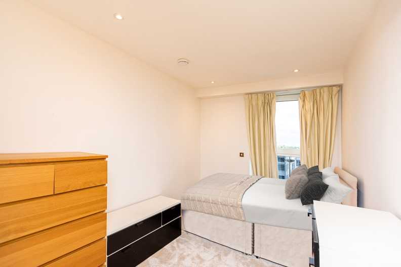 3 bedrooms apartments/flats to sale in The Boulevard, Imperial Wharf-image 25