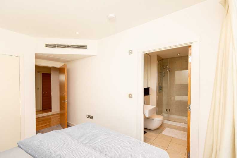 3 bedrooms apartments/flats to sale in The Boulevard, Imperial Wharf-image 28