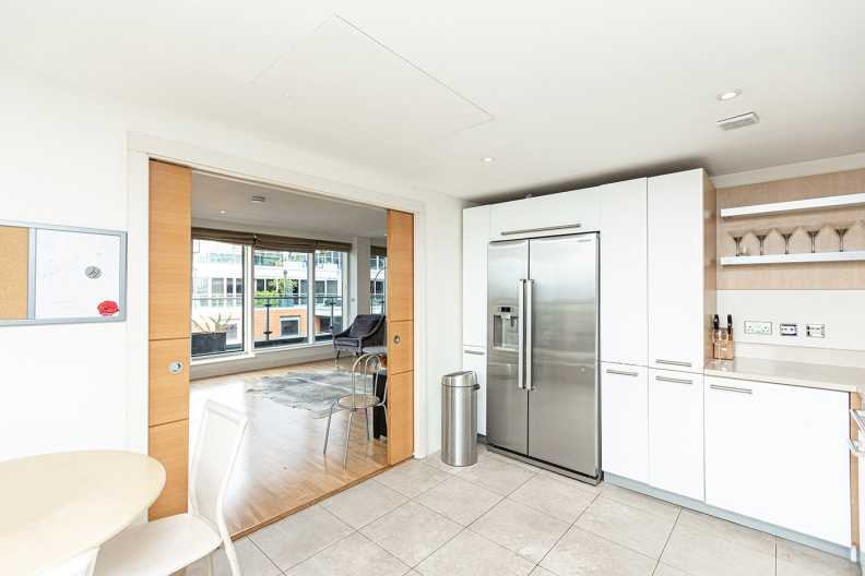3 bedrooms apartments/flats to sale in The Boulevard, Imperial Wharf-image 21