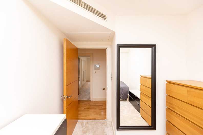 3 bedrooms apartments/flats to sale in The Boulevard, Imperial Wharf-image 26