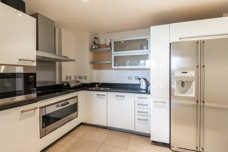 3 bedrooms apartments/flats to sale in Lensbury Avenue, Imperial Wharf, Fulham-image 3