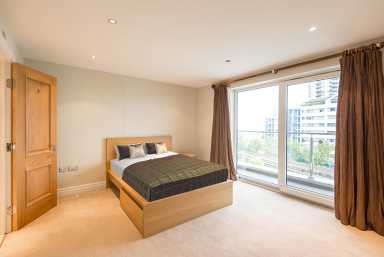 The Boulevard, Imperial Wharf, London - SW6 view 4