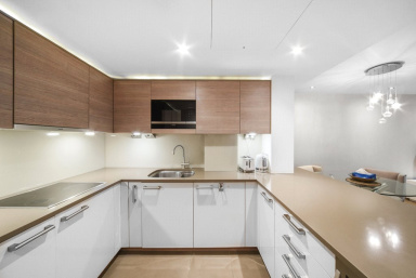 Park Street, Fulham - SW6 view 2