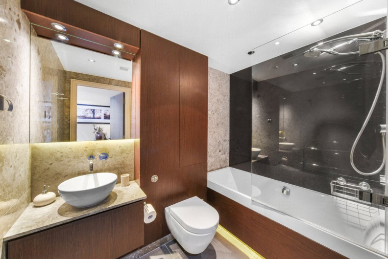 2 bedrooms apartments/flats to sale in Park Street, Fulham-image 6