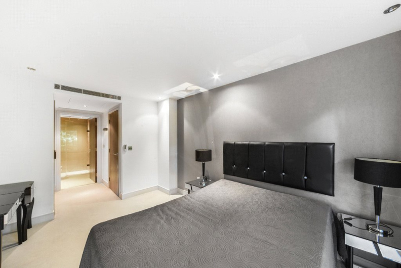 2 bedrooms apartments/flats to sale in Park Street, Fulham-image 4