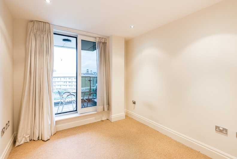 2 bedrooms apartments/flats to sale in Marlborough Road, London-image 1