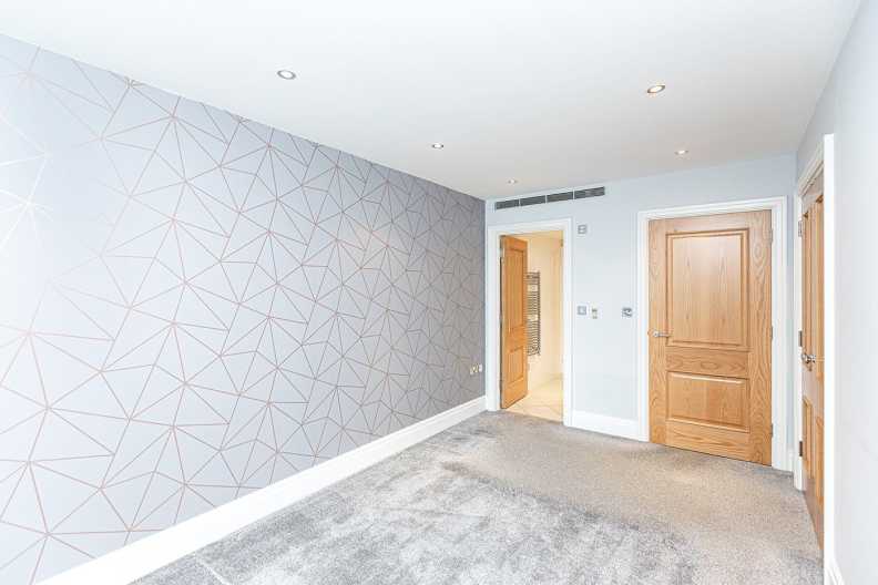 2 bedrooms apartments/flats to sale in The Boulevard, Imperial Wharf, Fulham-image 14