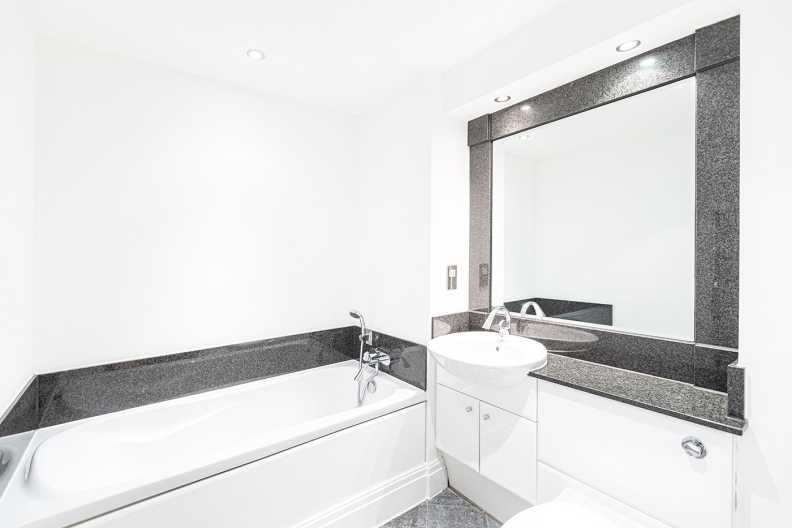 2 bedrooms apartments/flats to sale in The Boulevard, Imperial Wharf, Fulham-image 17