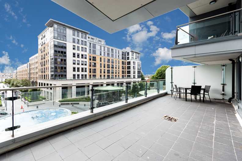 2 bedrooms apartments/flats to sale in The Boulevard, Imperial Wharf, Fulham-image 2