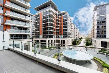 The Boulevard, Imperial Wharf, Fulham - SW6 view 8
