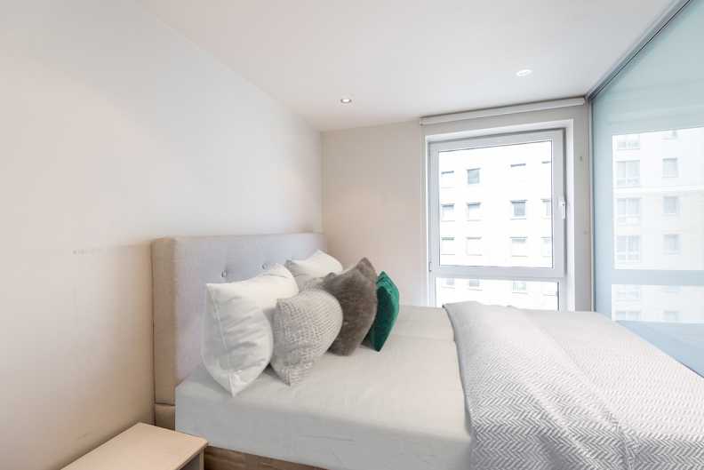 1 bedroom apartments/flats to sale in Townmead Road, Imperial Wharf, Fulham-image 4
