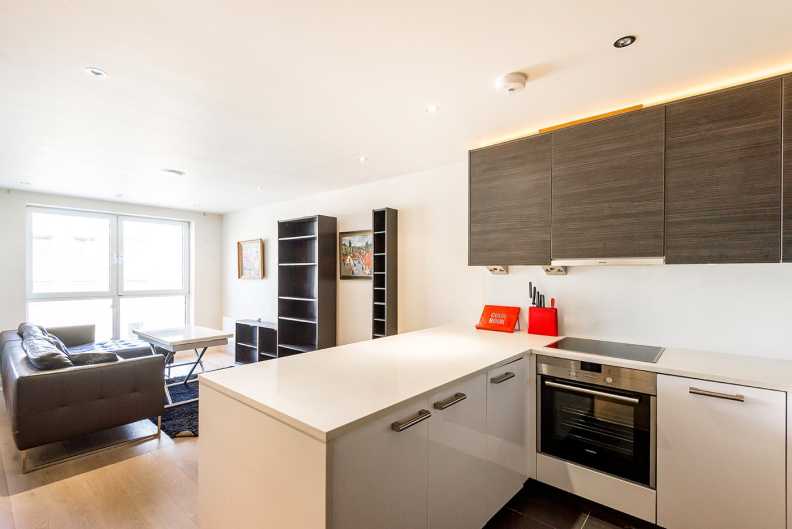 1 bedroom apartments/flats to sale in Townmead Road, Imperial Wharf, Fulham-image 2