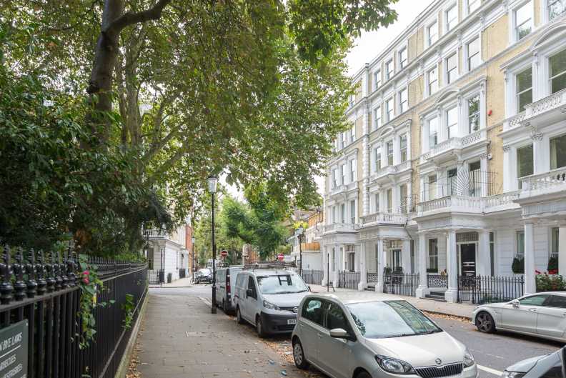 3 bedrooms apartments/flats to sale in Courtfield Gardens, South Kensington-image 10