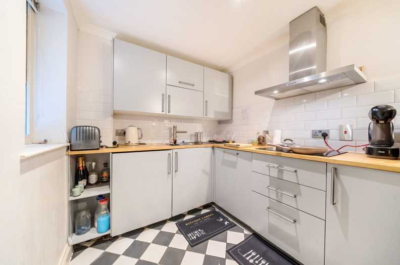 3 bedrooms apartments/flats to sale in Courtfield Gardens, South Kensington-image 12