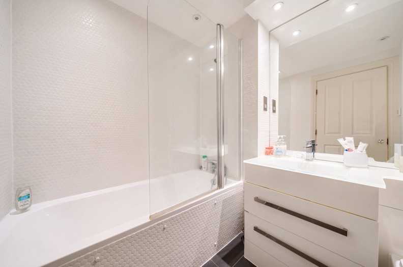 3 bedrooms apartments/flats to sale in Courtfield Gardens, South Kensington-image 7