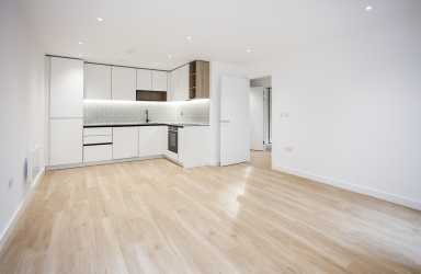Beaufort Square, Beaufort Park, Colindale - NW9 view 2