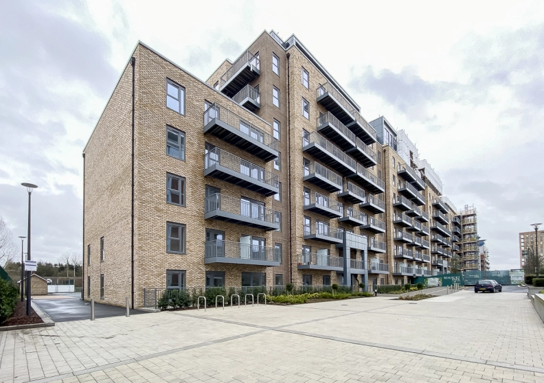 1 bedroom apartments/flats to sale in Beaufort Square, Beaufort Park, Colindale-image 1